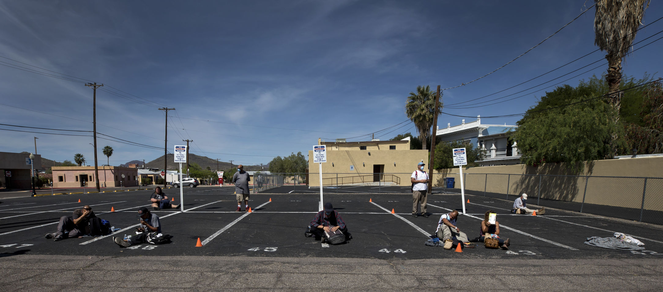 Medical students volunteer to help homeless